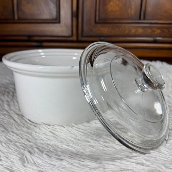 Vintage Chantal White 1qt Round Baking Dish with Glass Lid - Picture 5 of 9